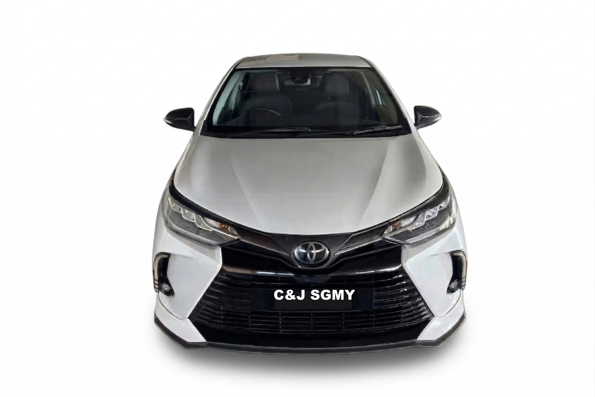 Comfortable back seats and legroom in 5 seater private car for SG to JB transfer