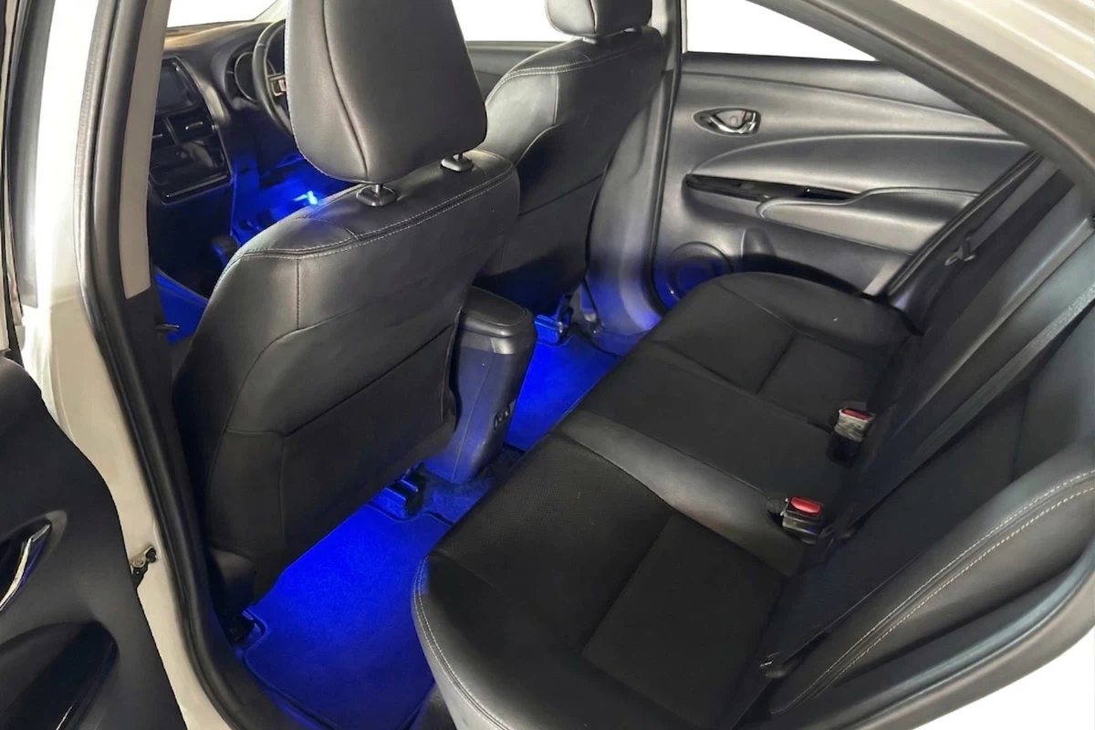 Comfortable passenger legroom and back seats in 5 seater private car SG to JB