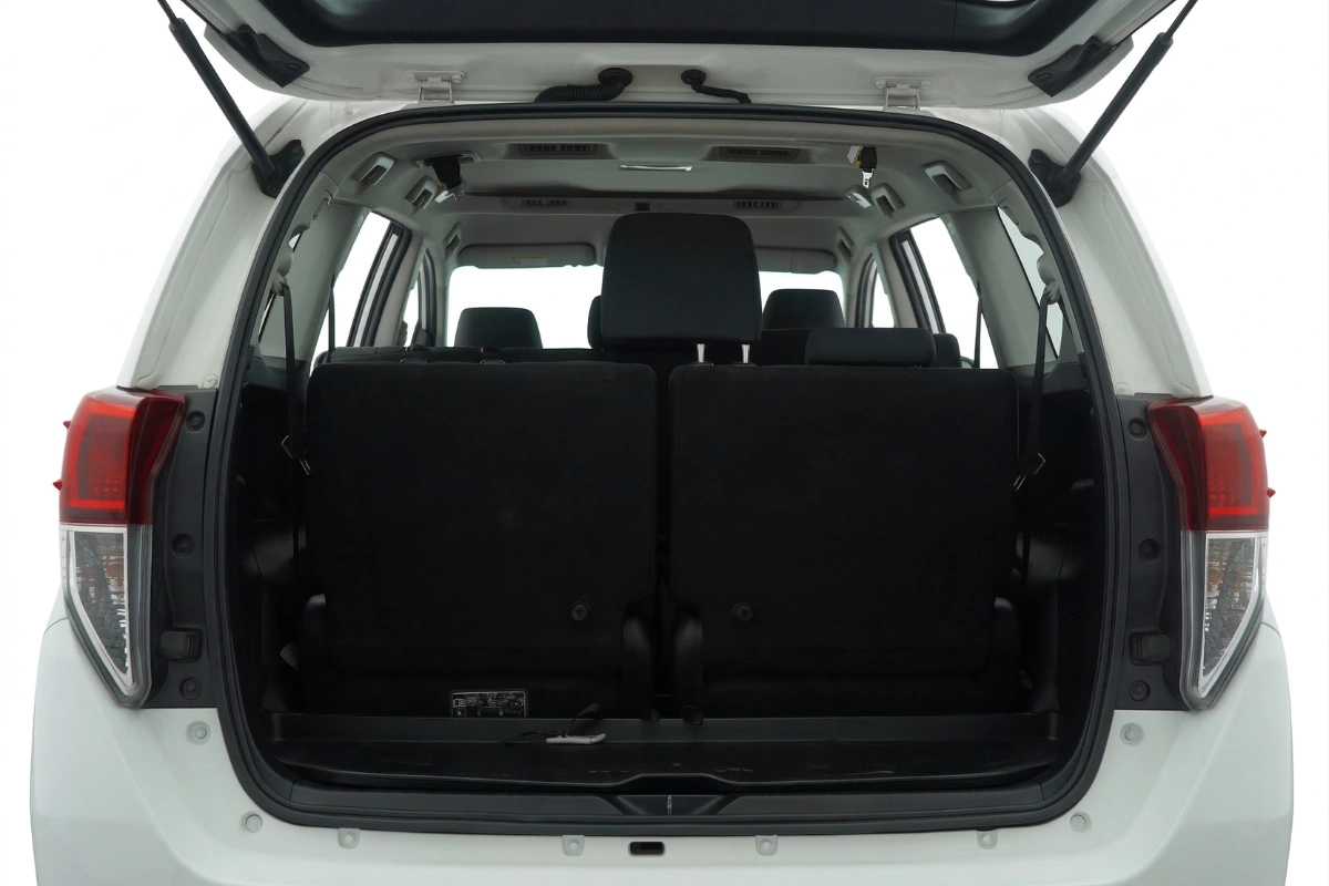 Trunk space for luggage in Toyota Innova 7 seater private transport from Singapore to Johor Bahru