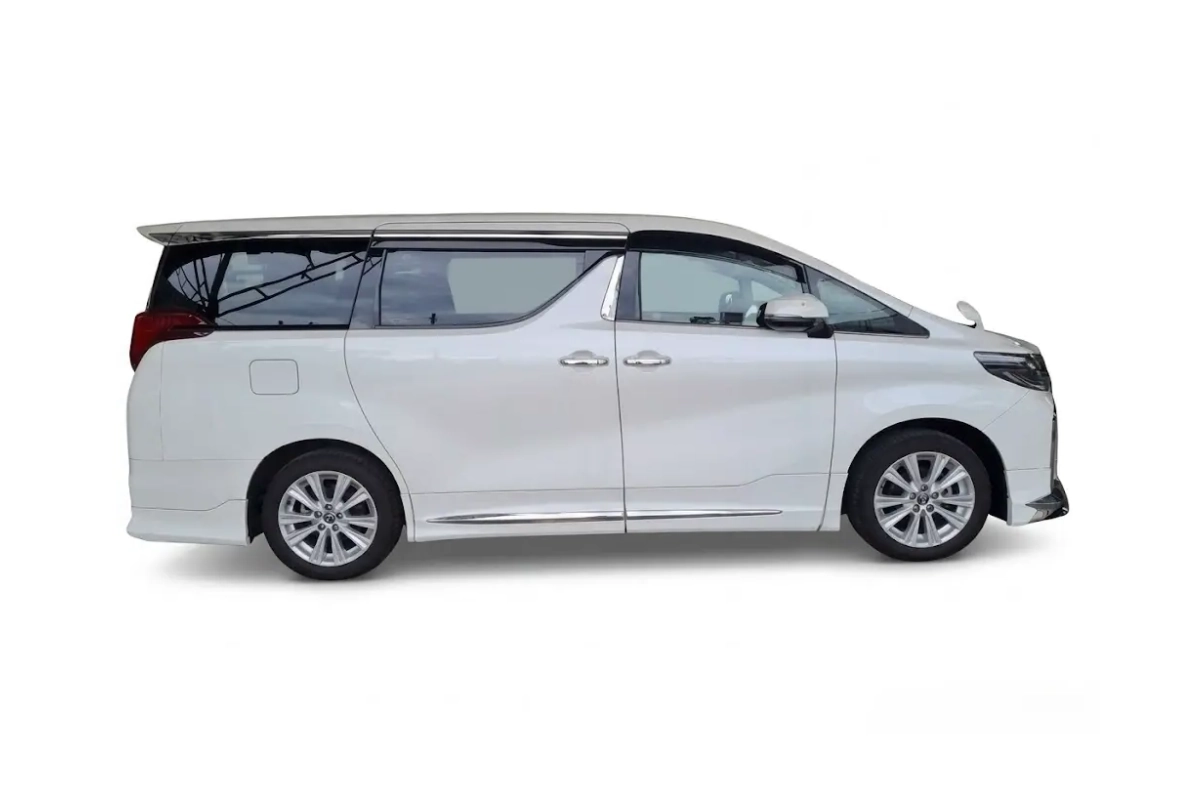 Maximum luggage capacity of standard Toyota Alphard 8 seater private car SG to JB